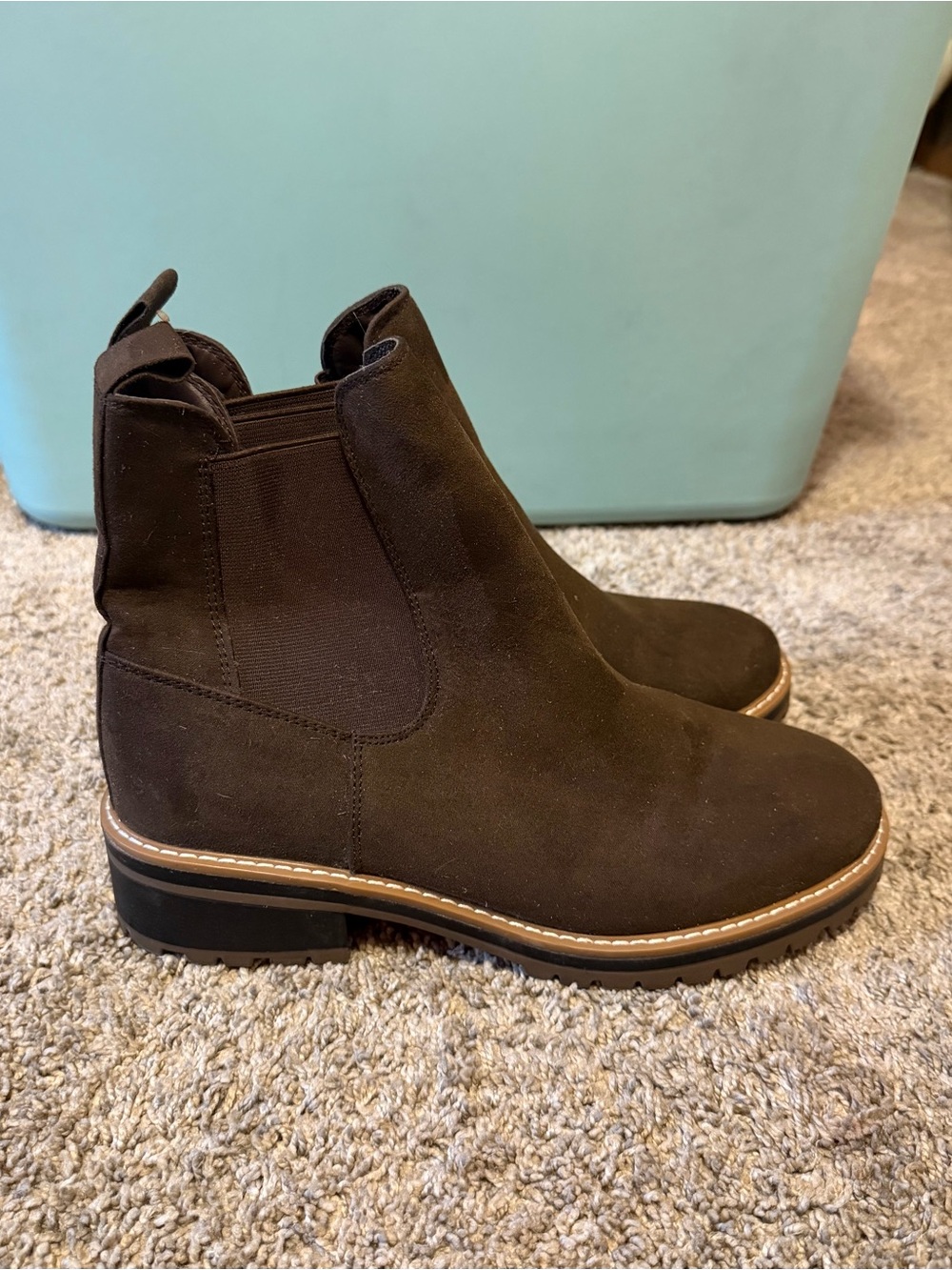 Kensie Khai Brown Faux Suede Chelsea Boots Lug Sole Size 9